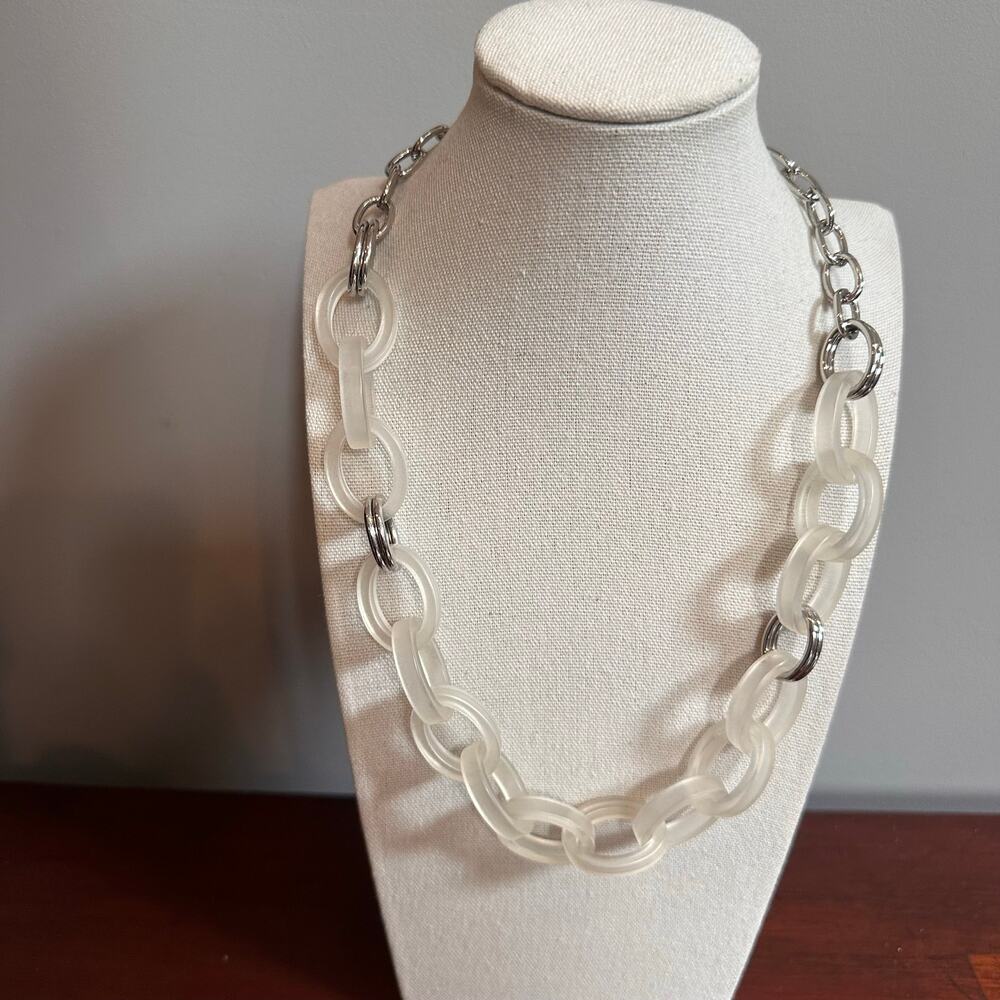 R.J. Graziano Frosted Lucite Chain Links Necklace Statement Jewelry White Silver - Picture 13 of 15
